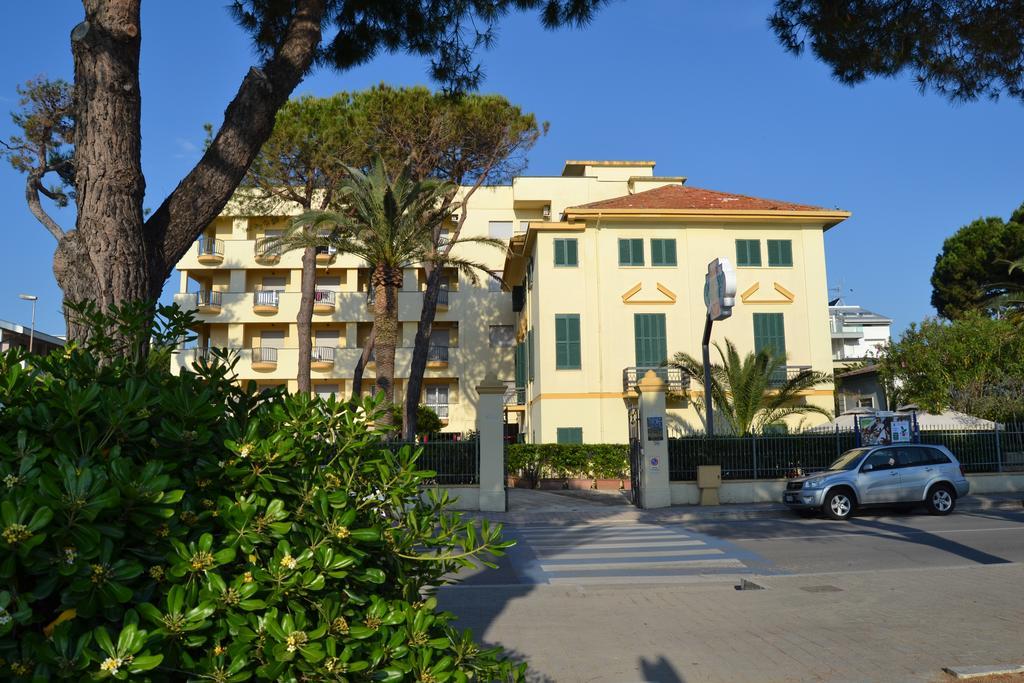 Hotel Quattropalme Tortoreto Exterior foto